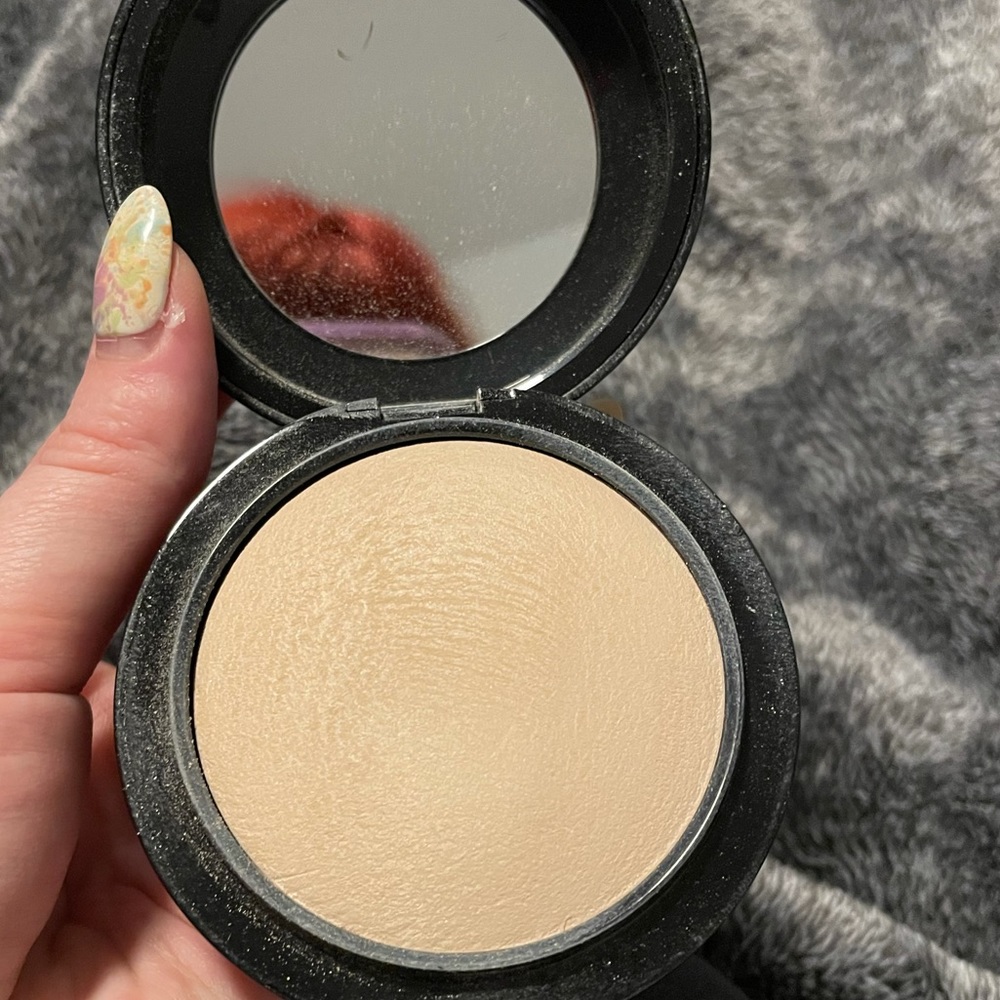 Mac Light Pressed Powder